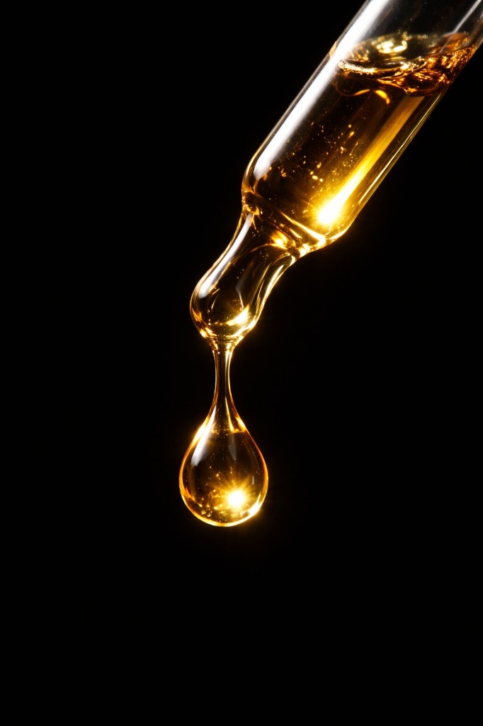 Golden truffle serum dropper